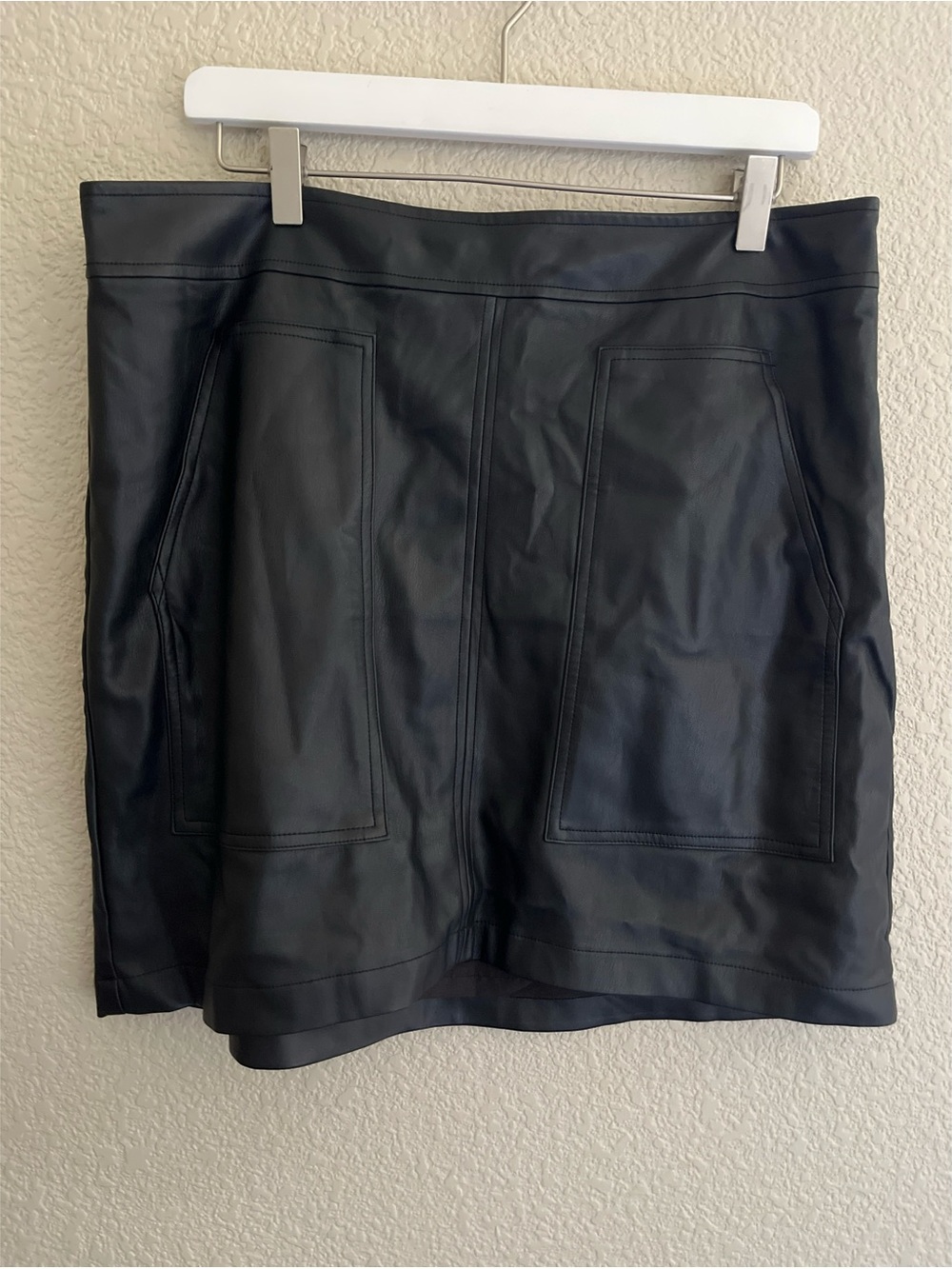Loft Black Faux Leather Mini Skirt Women’s Size 14